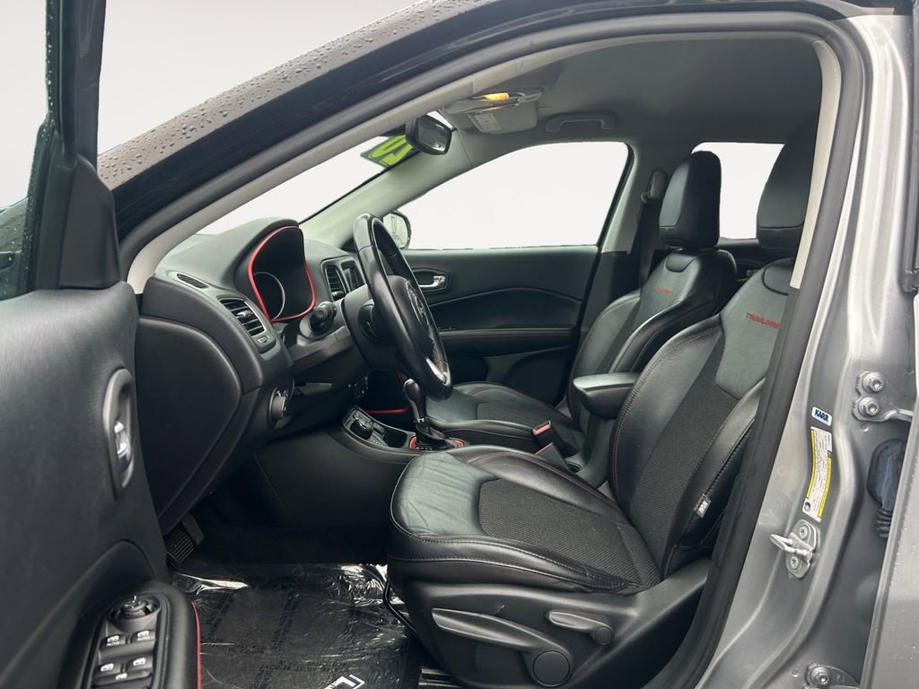 Used 2020 Jeep Compass Trailhawk image 15