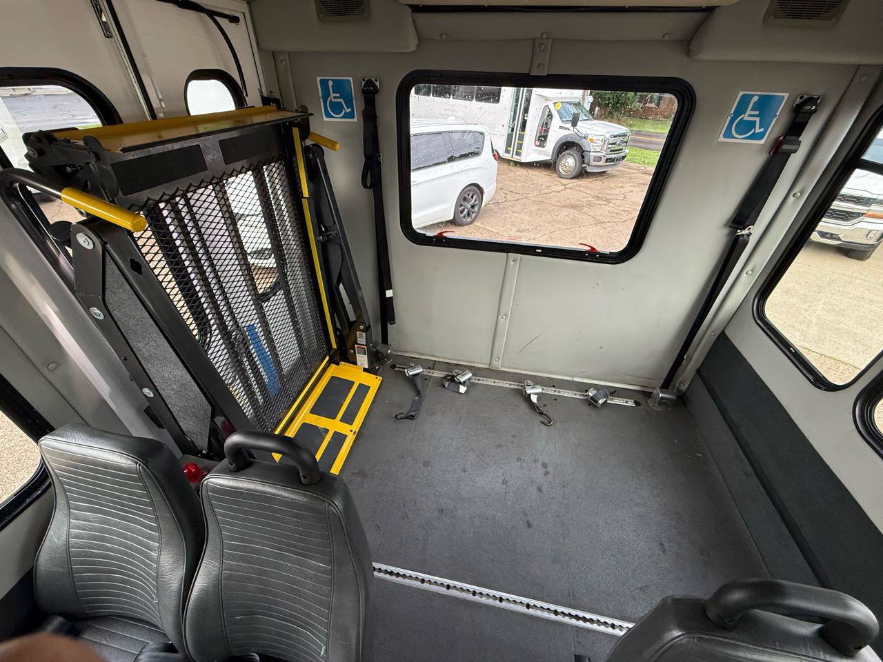 Used 2013 Ford E-350 and Econoline 350 Super Duty w/ Shuttle Bus Prep Pkg RWD image 14