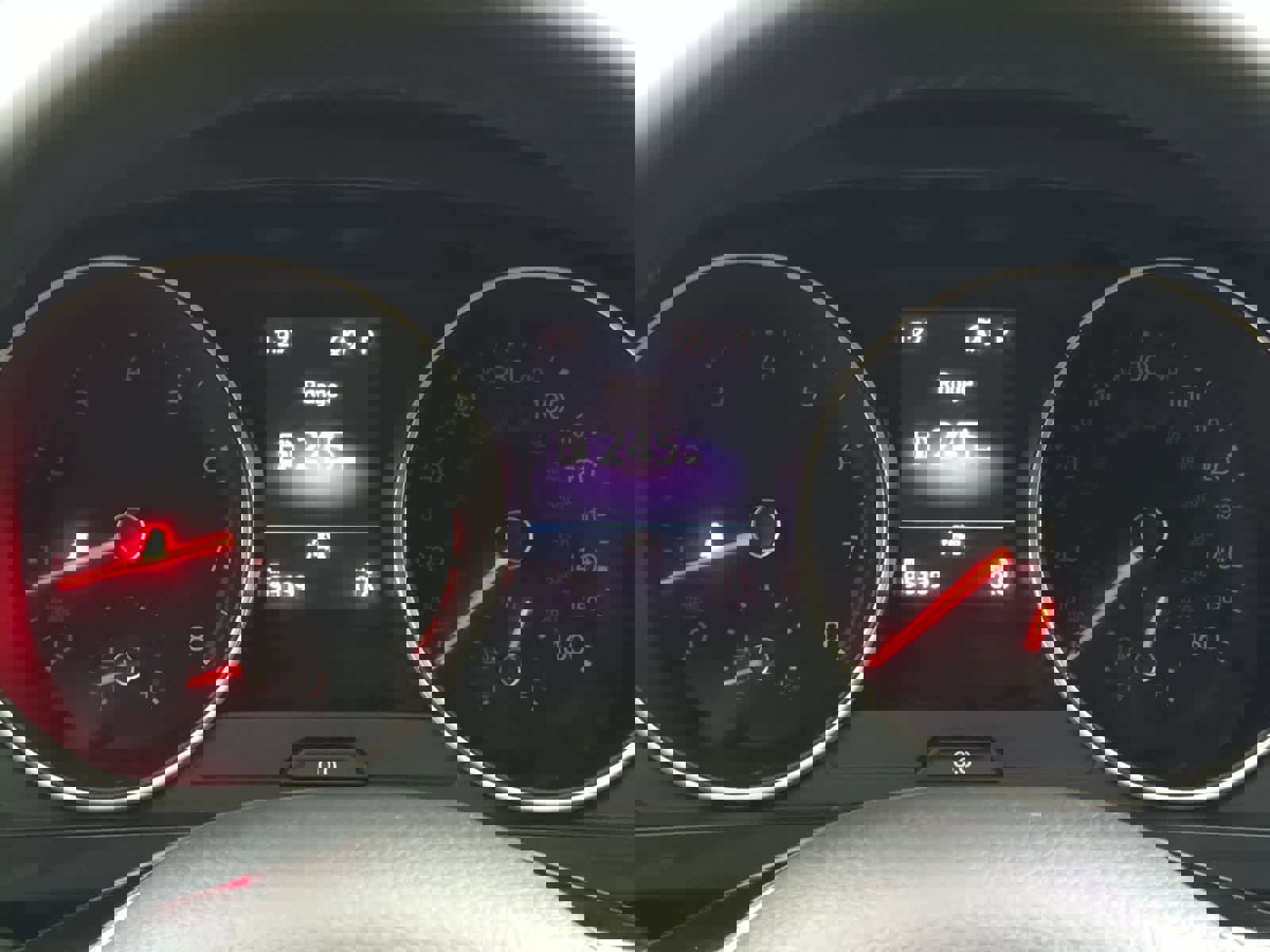 Used 2020 Volkswagen Tiguan SE image 30