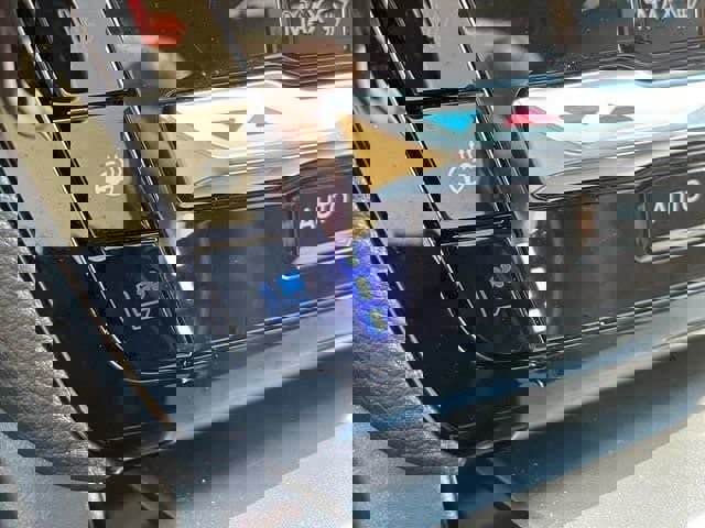 Used 2023 Ford Explorer Limited image 31