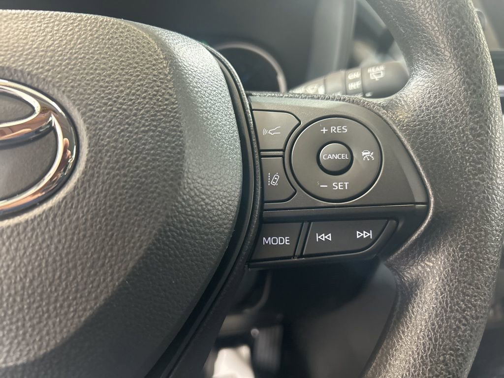 Used 2025 Toyota RAV4 XLE image 25