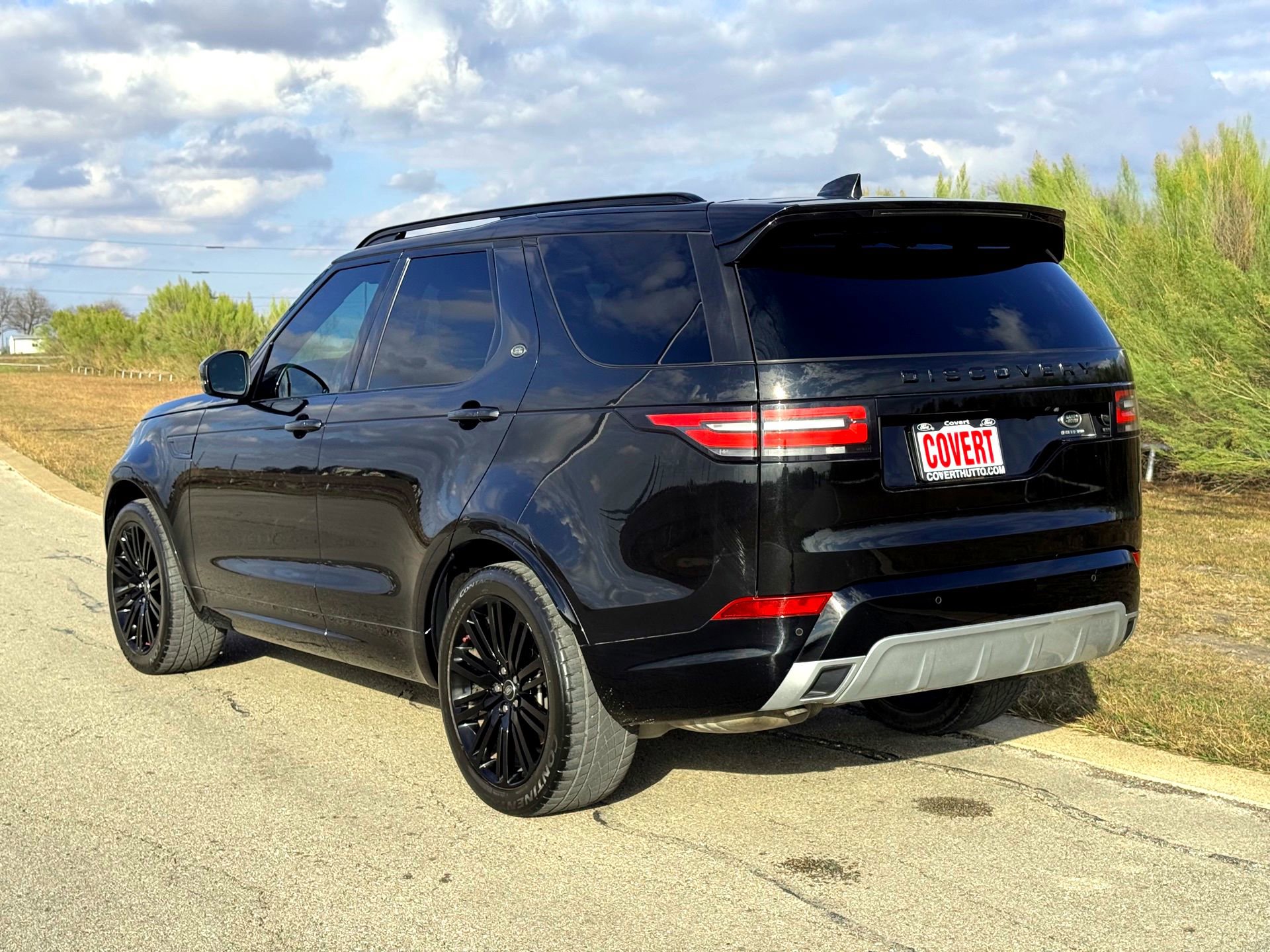 Used 2018 Land Rover Discovery HSE image 11