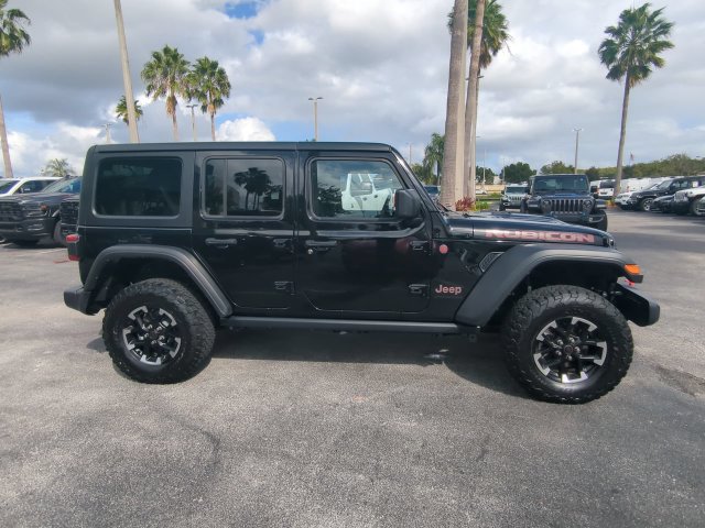 Used 2025 Jeep Wrangler Unlimited Rubicon w/ Convenience Group AWD/4WD image 3