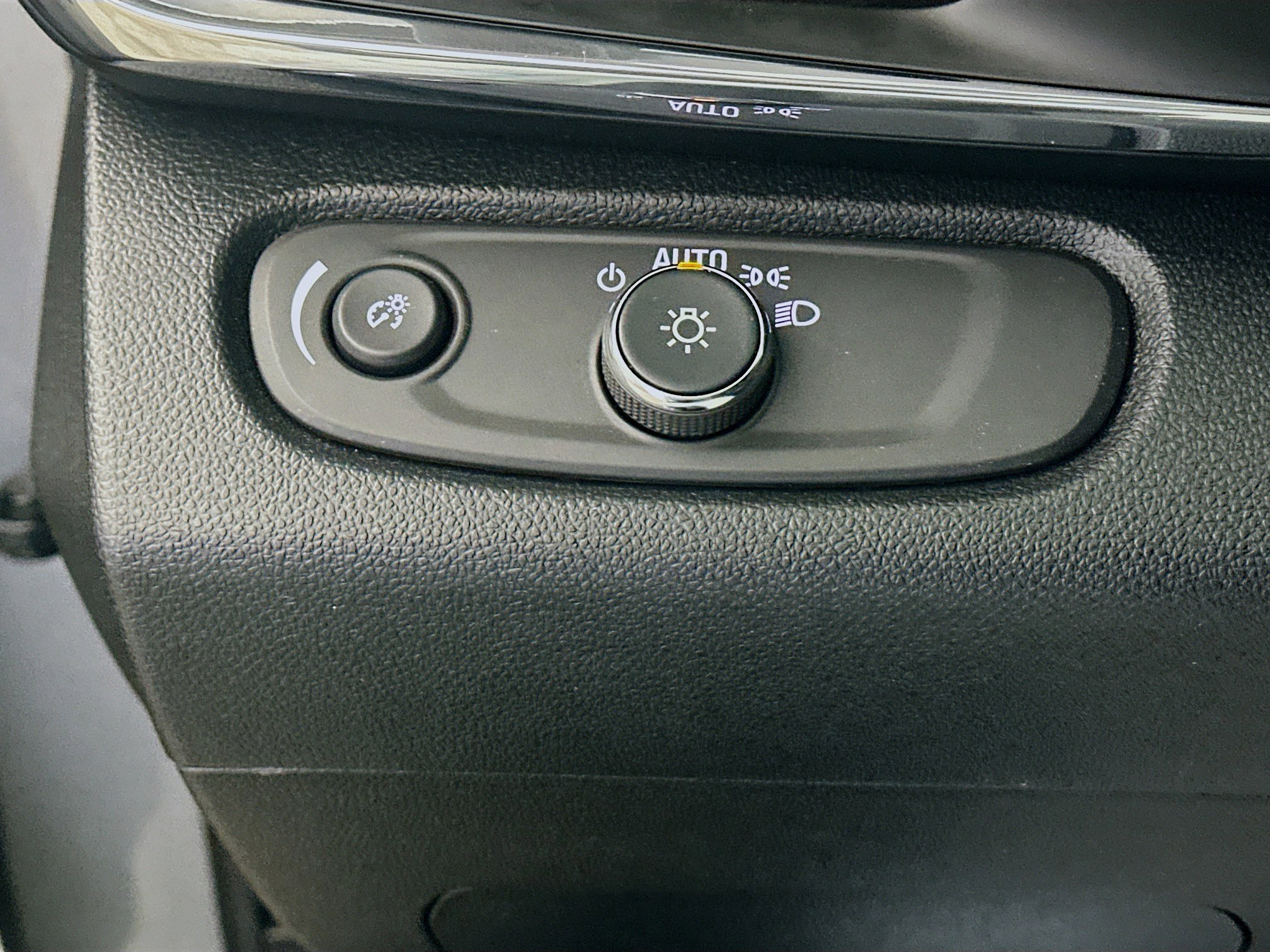 Used 2025 Buick Envista Preferred image 16