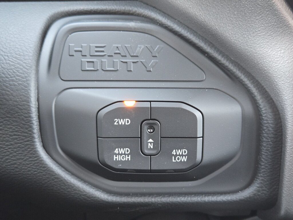 New 2026 RAM 3500 Big Horn AWD/4WD image 22