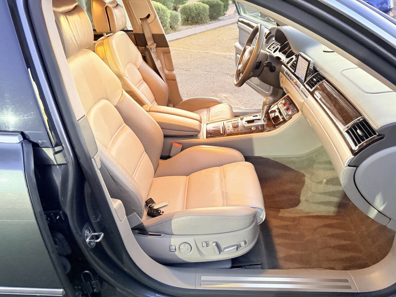 Used 2008 Audi S8 AWD/4WD image 32