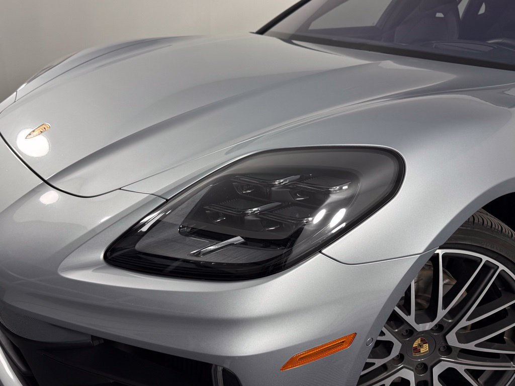 Certified 2024 Porsche Panamera 4 AWD/4WD image 11