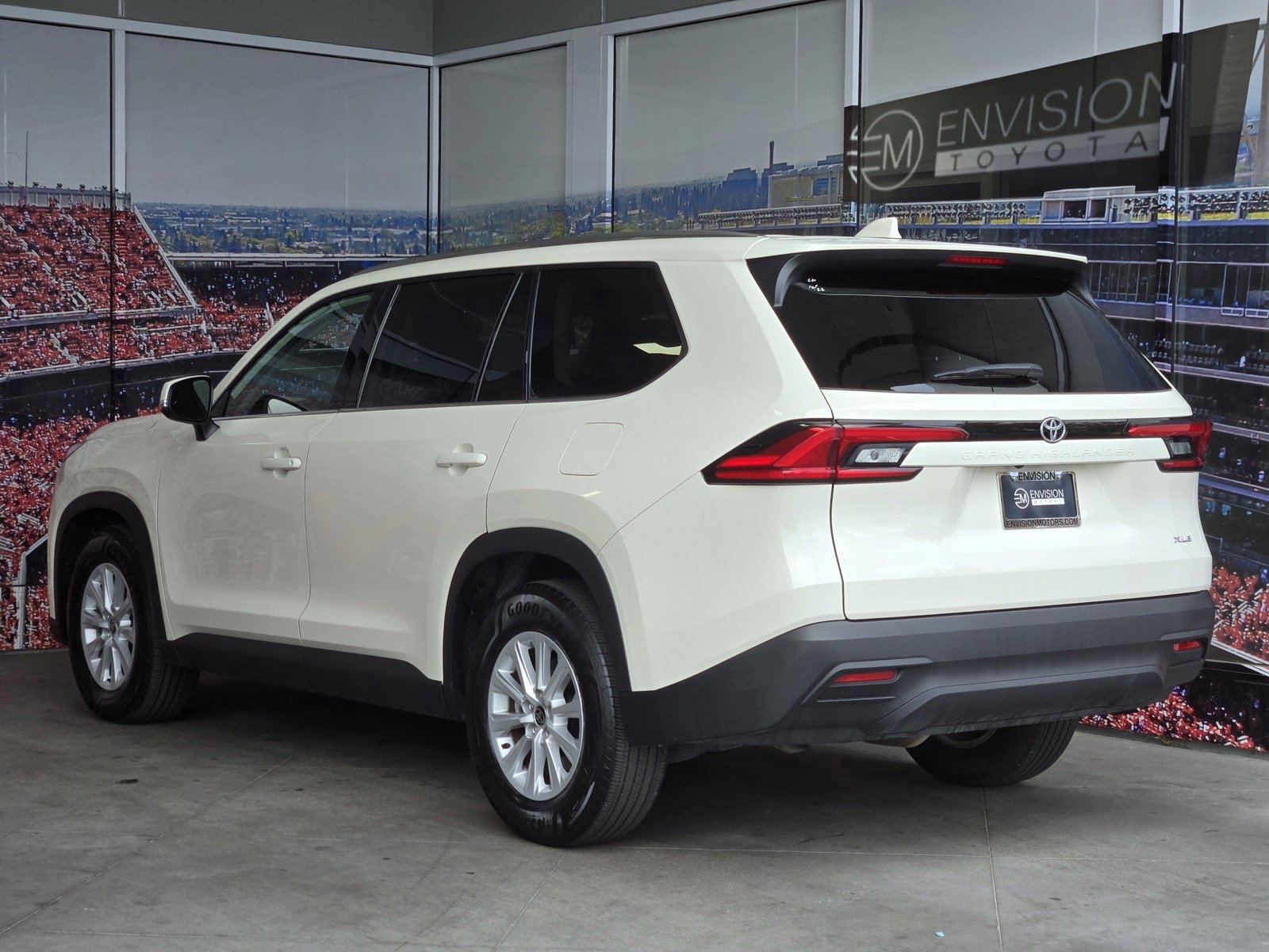 Certified 2024 Toyota Grand Highlander XLE image 7