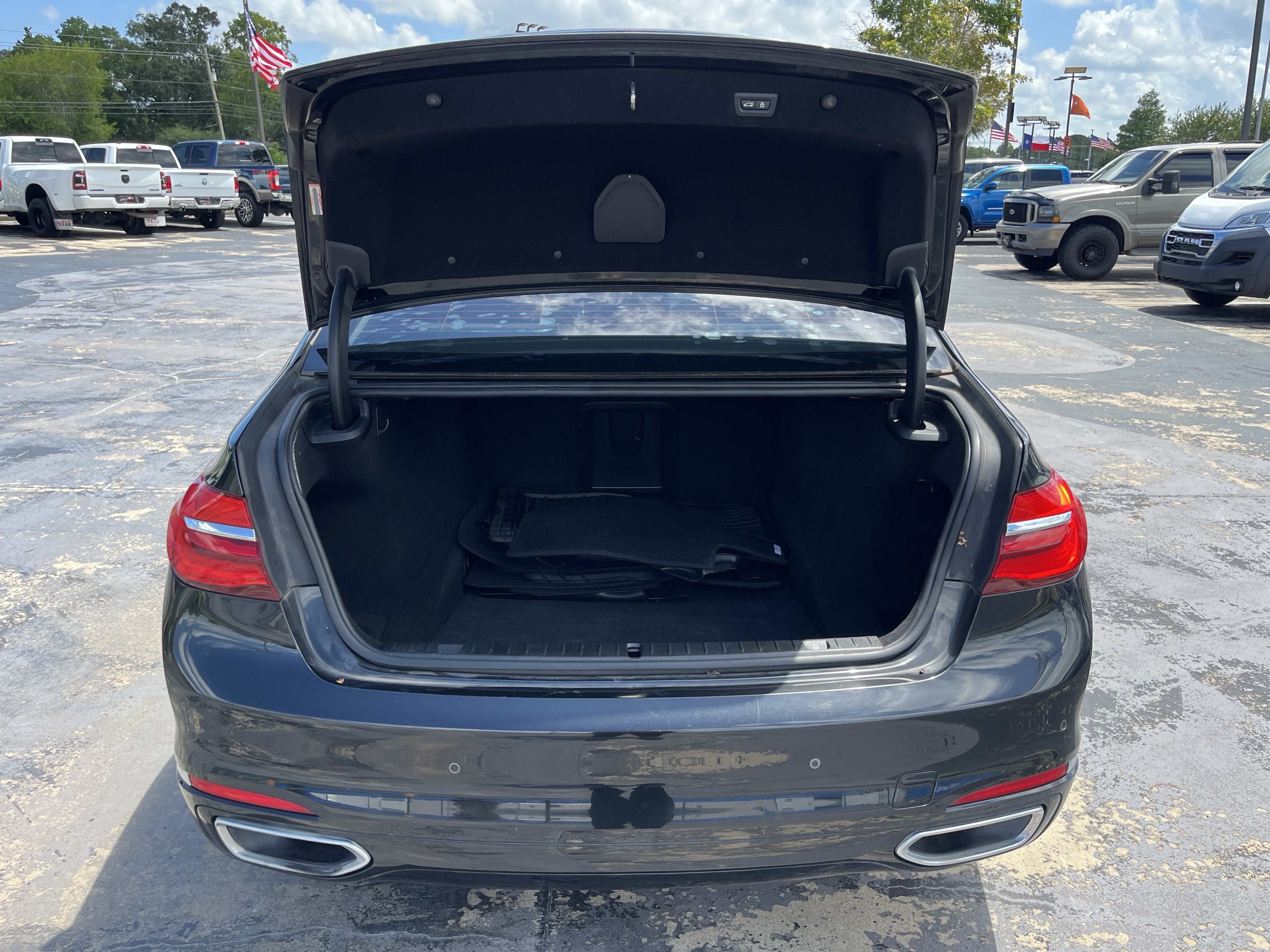 Used 2018 BMW 740i RWD image 15