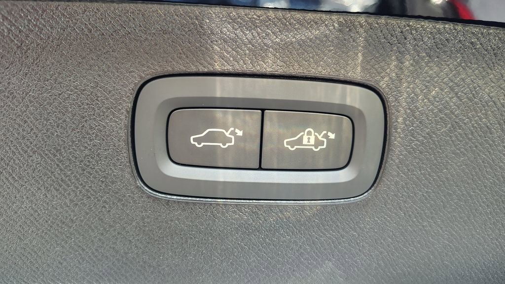 New 2026 Volvo XC90 B6 Plus image 34