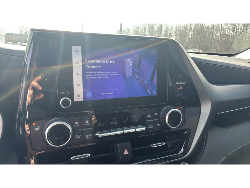 Used 2023 Toyota Highlander XLE image 15