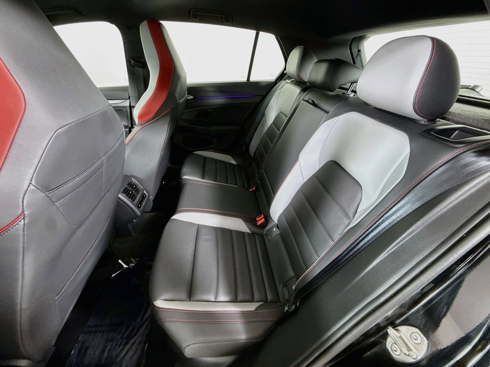 Certified 2025 Volkswagen GTI Autobahn FWD image 20