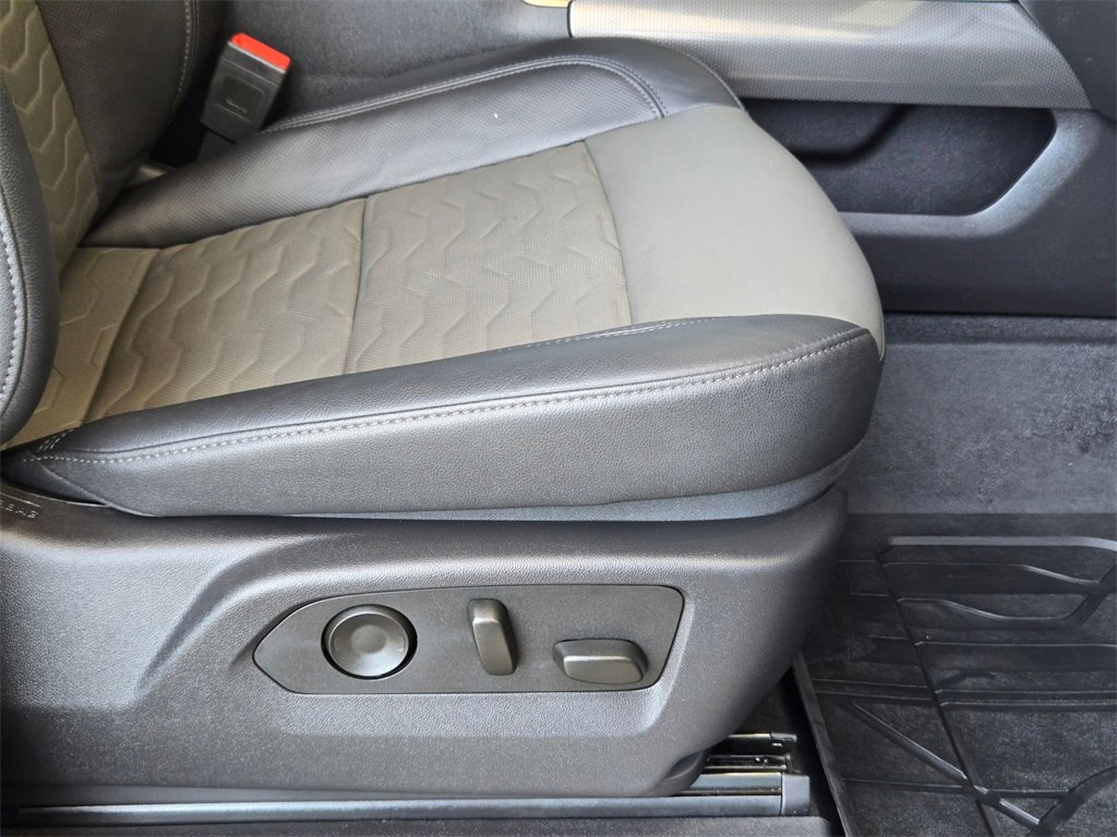 Used 2024 Chevrolet Silverado 1500 ZR2 w/ Technology Package image 26