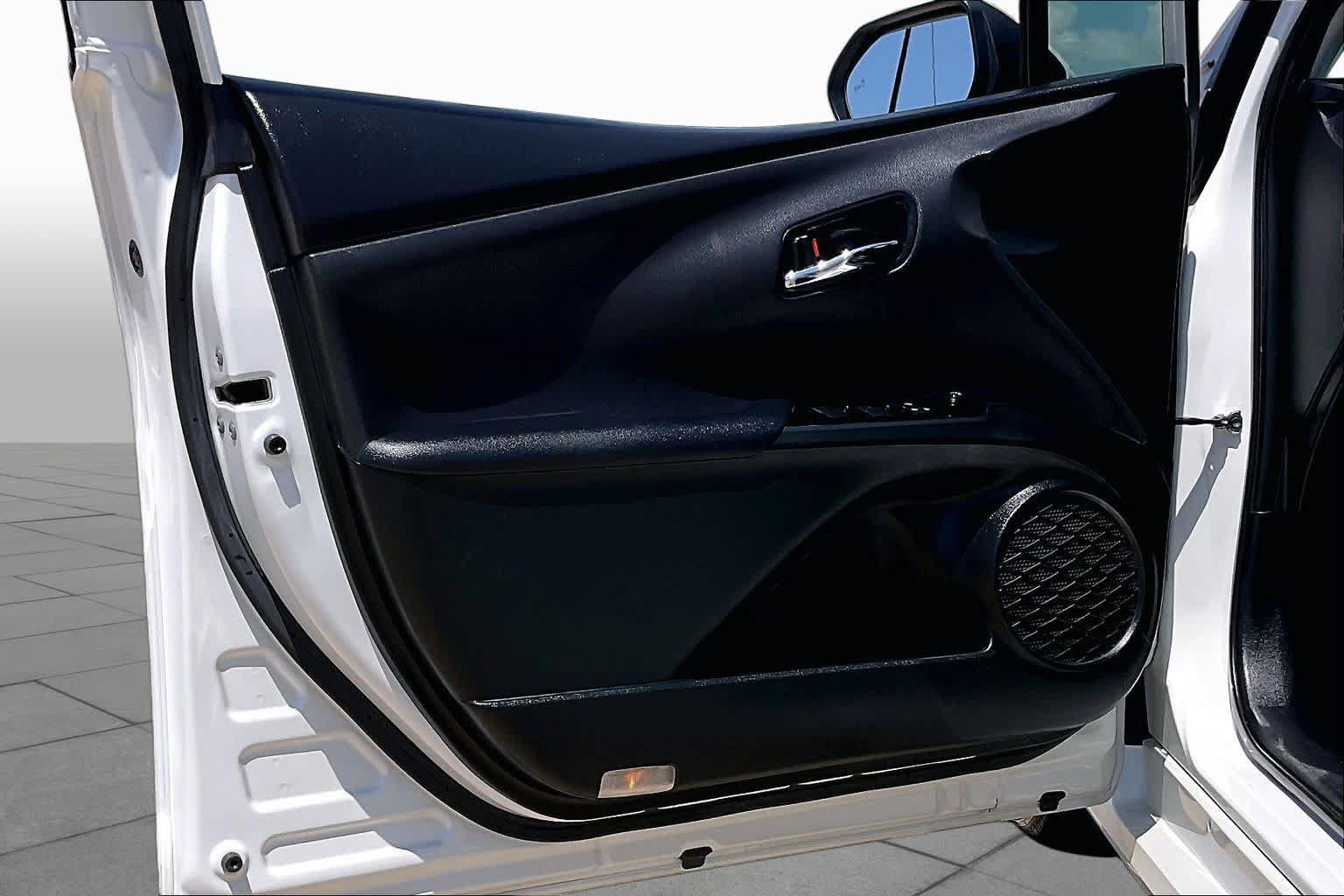 Used 2021 Toyota Prius Prime Limited FWD image 18
