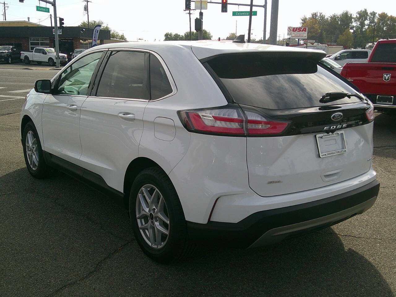 Used 2024 Ford Edge SEL image 5