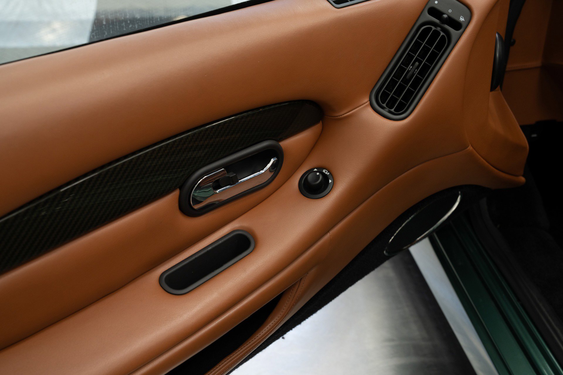 Used 2003 Aston Martin DB7 Vantage image 18