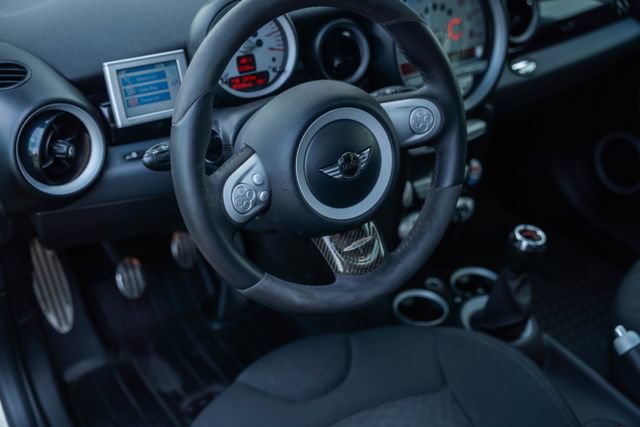 Used 2009 MINI Cooper John Cooper Works FWD image 24
