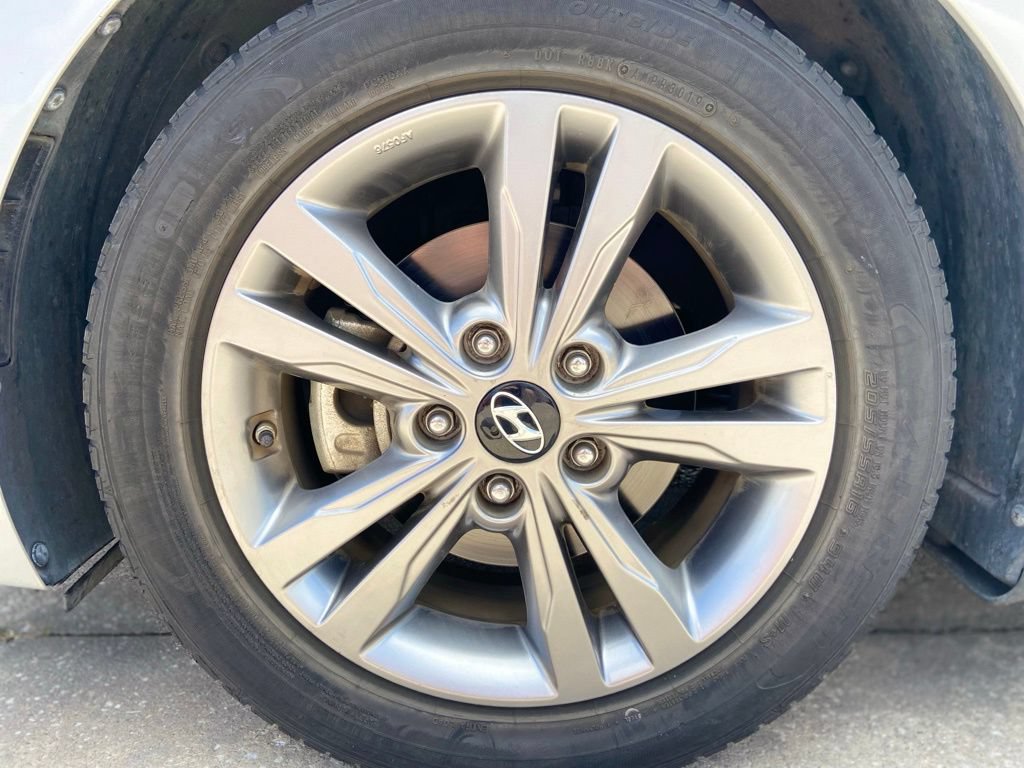 Used 2012 Hyundai Sonata Limited w/ Navigation Pkg FWD image 10
