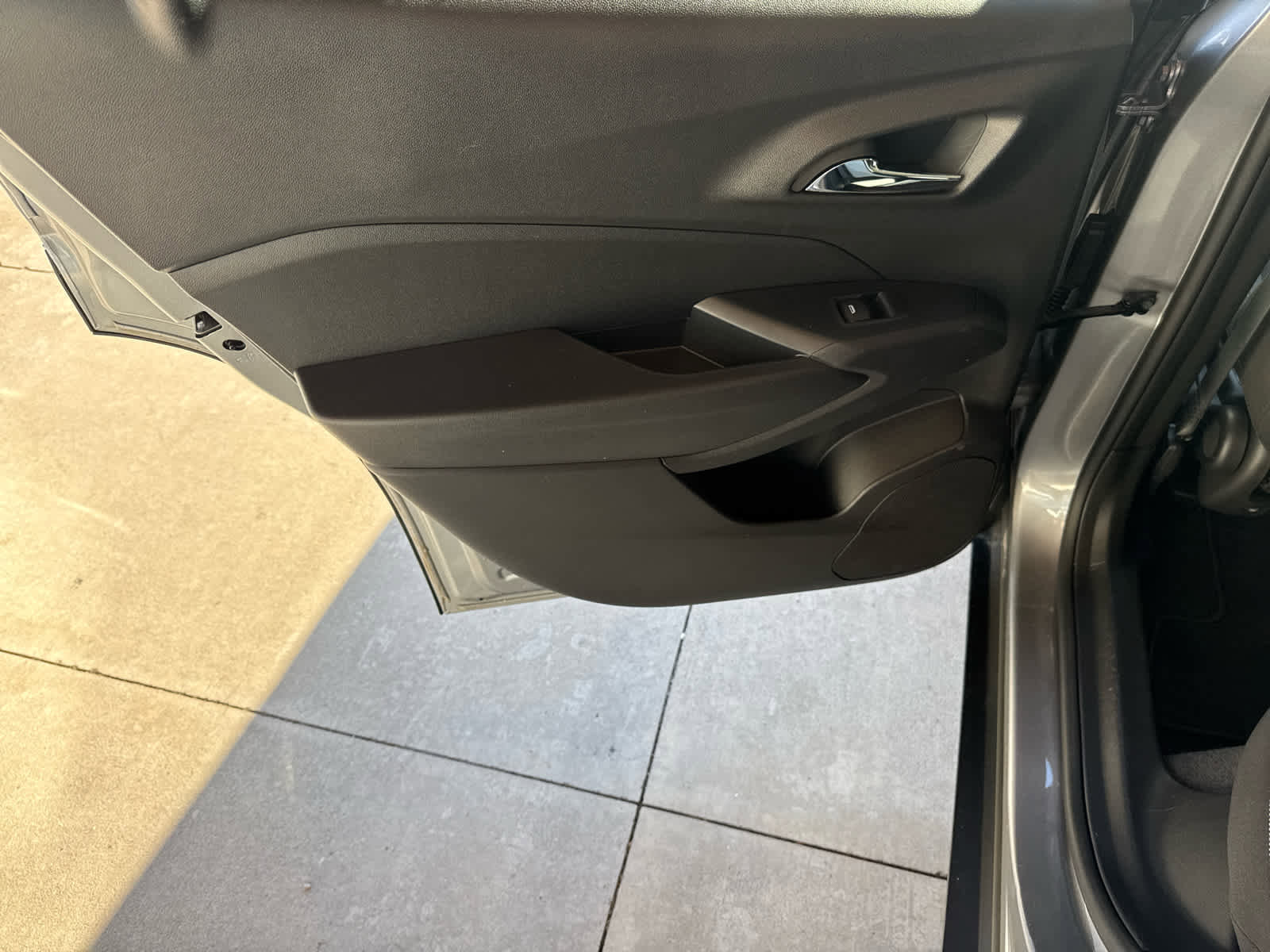 Certified 2025 Chevrolet Trax LS image 22