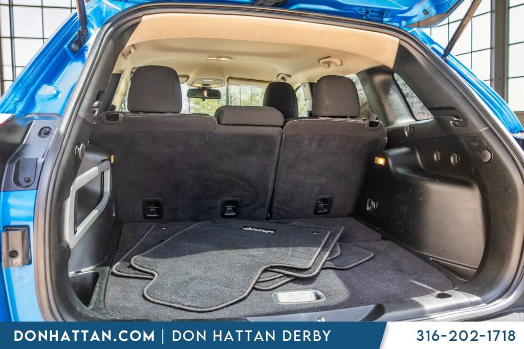 Used 2018 Jeep Cherokee Latitude w/ Altitude Package FWD image 28