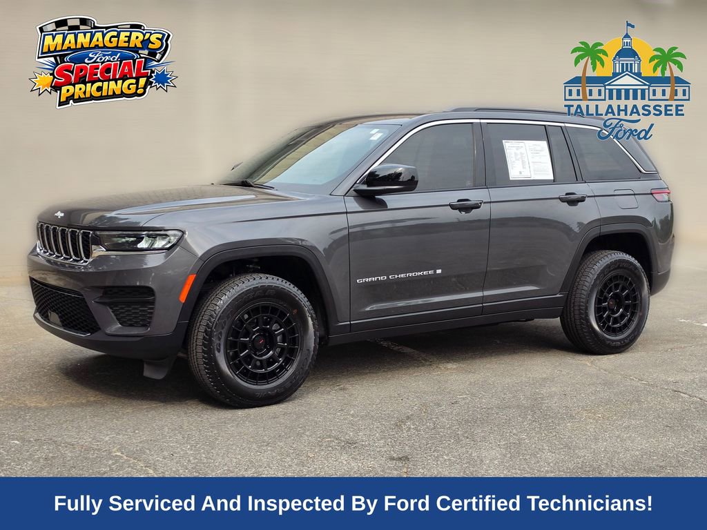 Used 2025 Jeep Grand Cherokee Laredo w/ Luxury Tech Group I RWD image 1