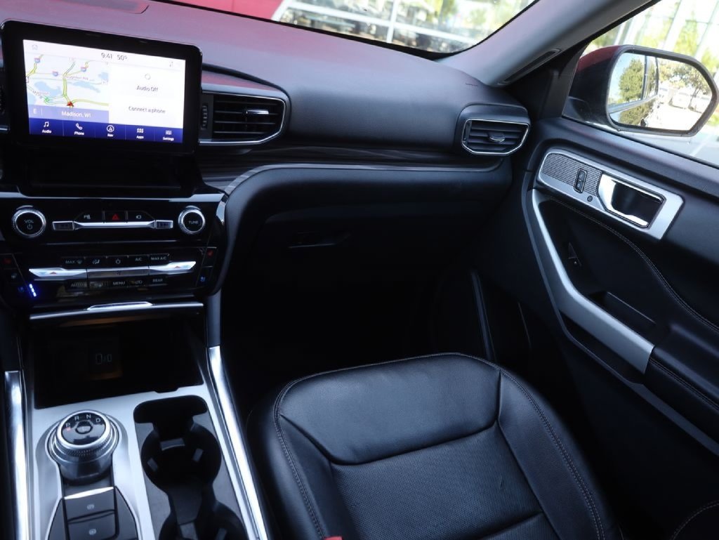 Used 2022 Ford Explorer Limited AWD/4WD image 21