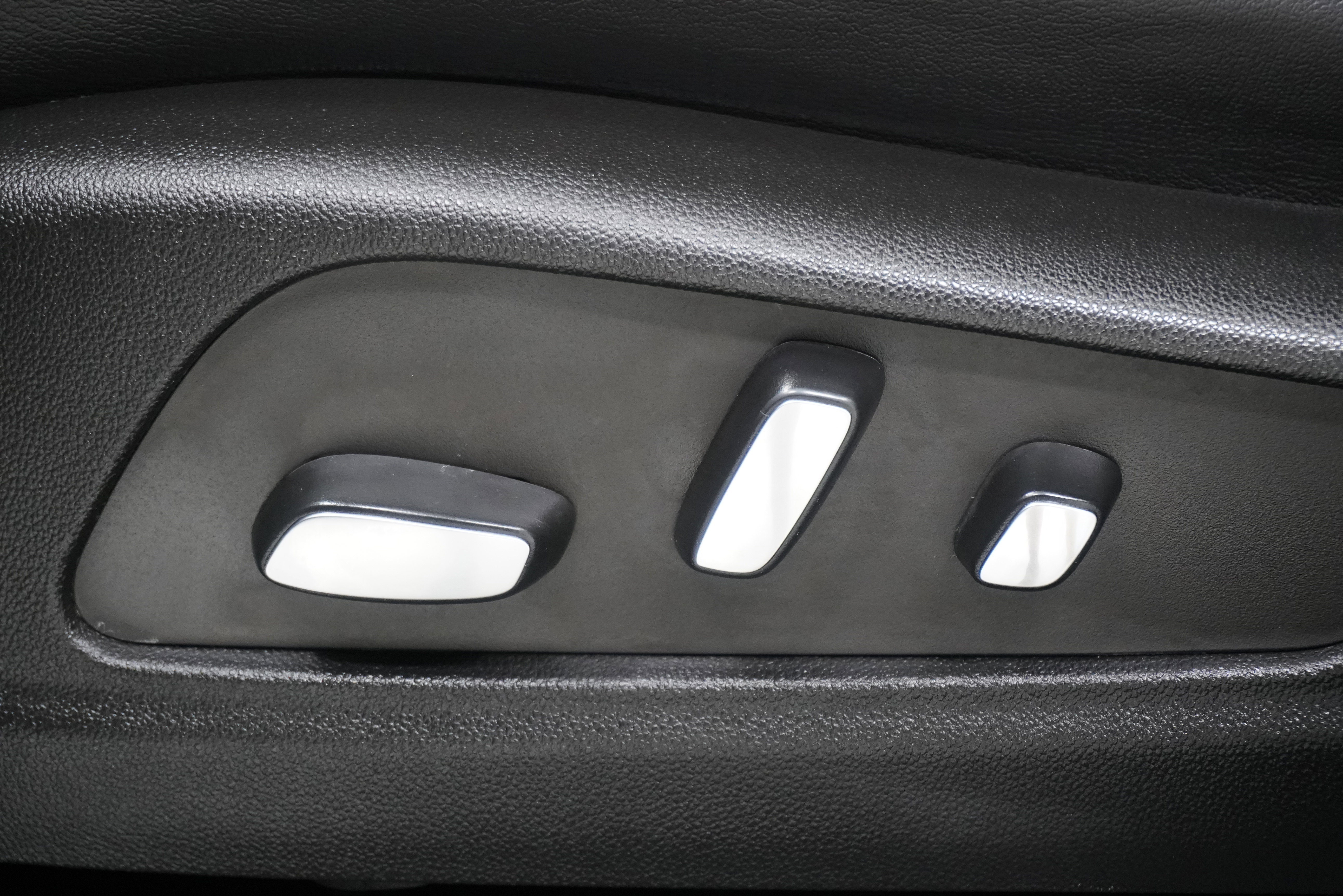 Used 2022 Cadillac XT5 Premium Luxury w/ Technology Package FWD image 14