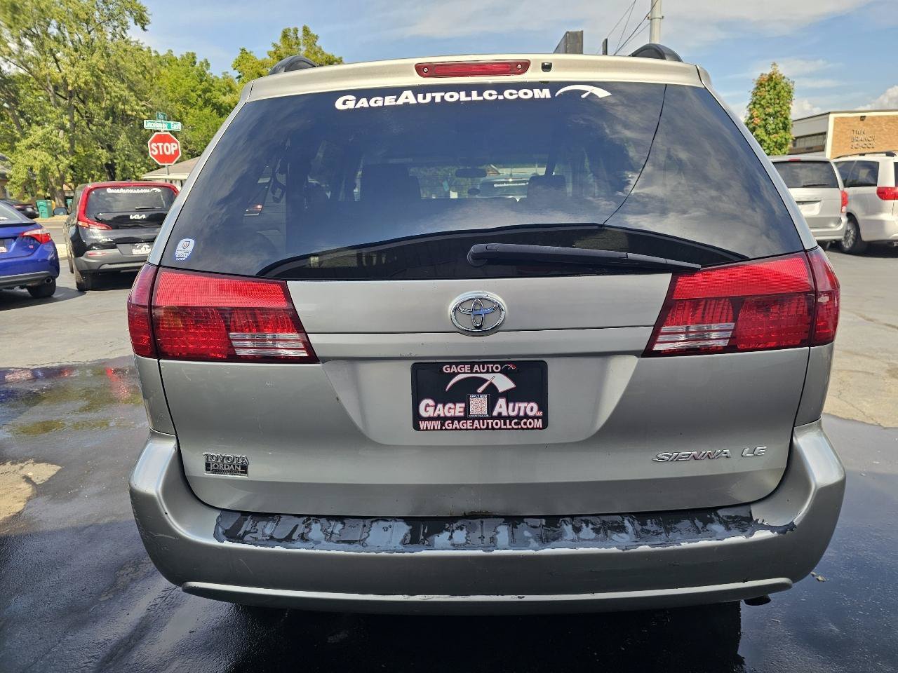 Used 2004 Toyota Sienna LE w/ LE Pkg 1 FWD image 10
