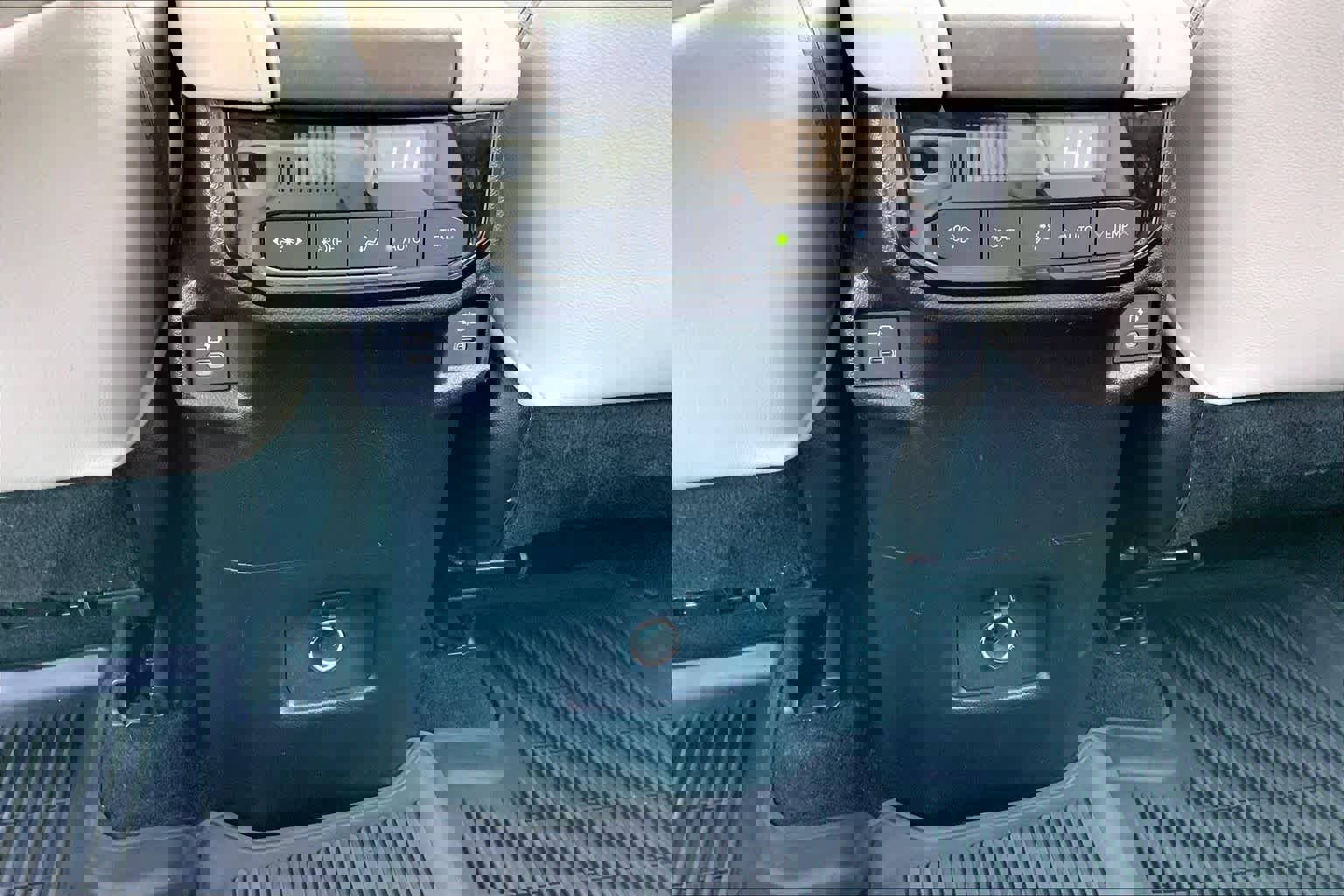 Used 2024 Toyota Grand Highlander XLE image 35