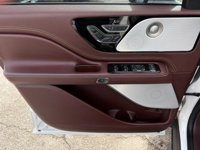 Used 2023 Lincoln Aviator Black Label w/ Class IV Trailer Tow Package image 24