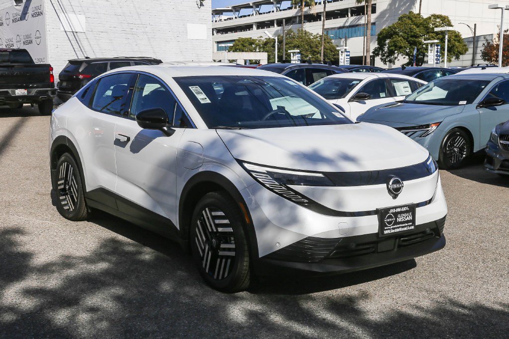New 2026 Nissan Leaf SV+ w/ Illuminated Package FWD image 3