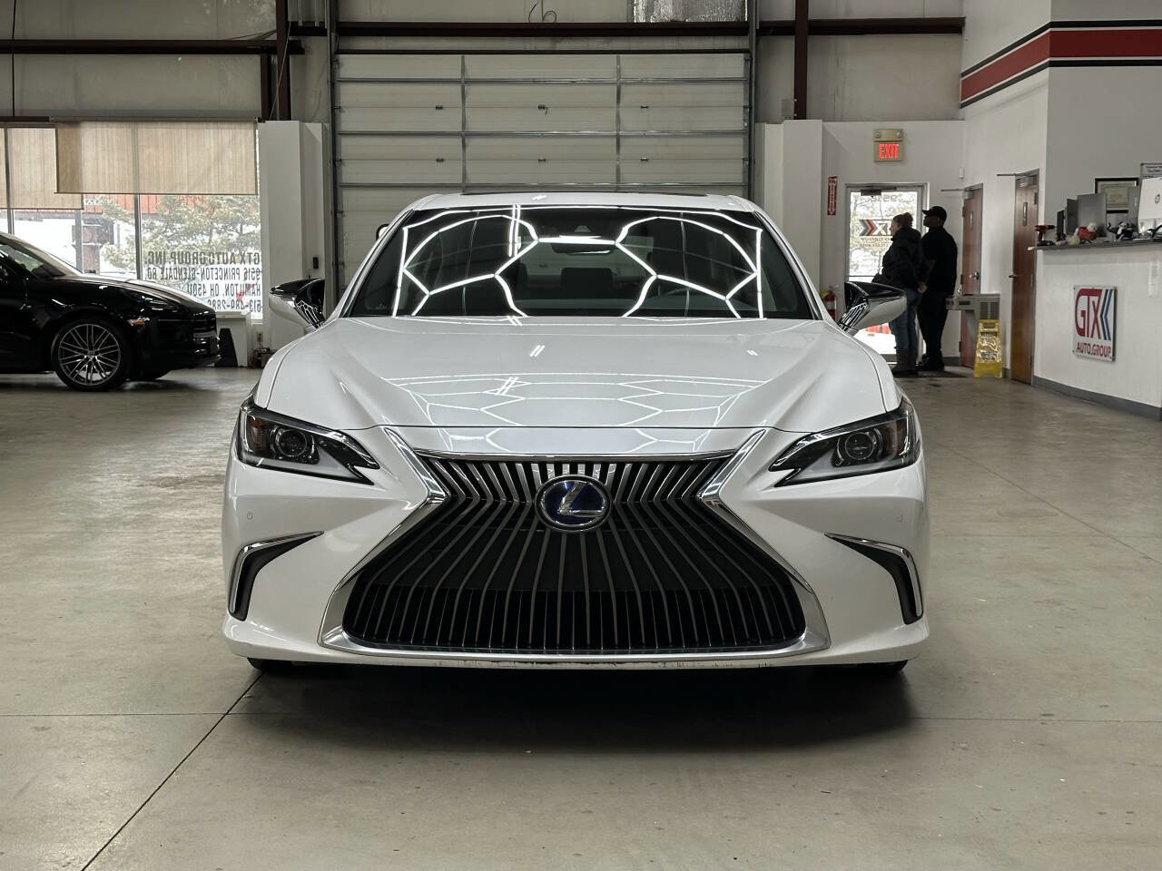 Used 2019 Lexus ES 300h w/ Premium Package image 6