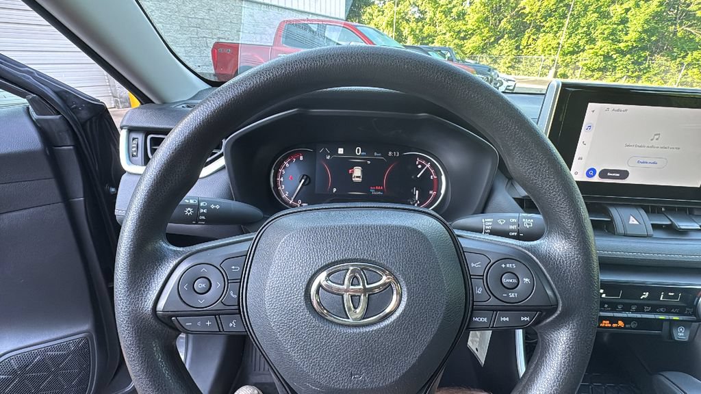 Used 2024 Toyota RAV4 LE AWD/4WD image 14