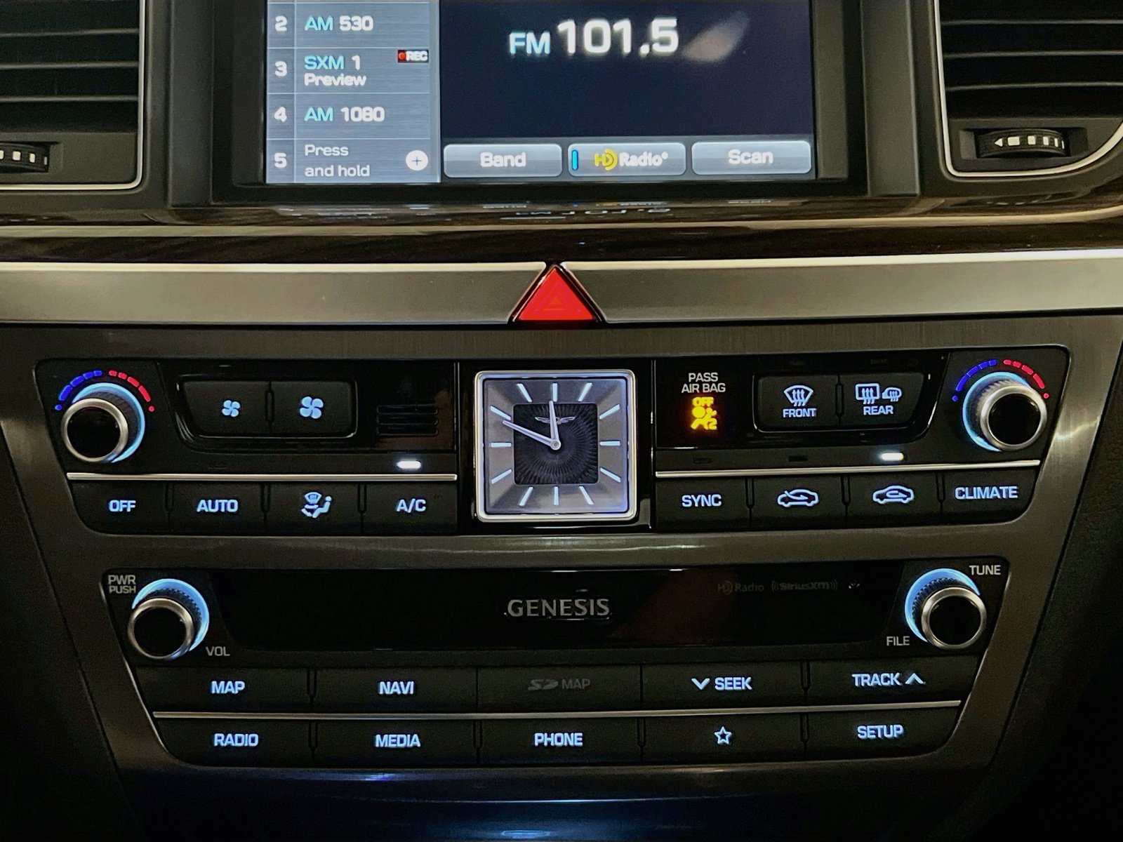 Used 2019 Genesis G80 3.8 RWD image 12