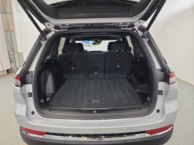 New 2025 Jeep Grand Cherokee Laredo X w/ Luxury Tech Group I image 29