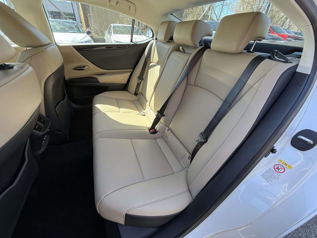 Used 2019 Lexus ES 350 w/ Premium Package image 13