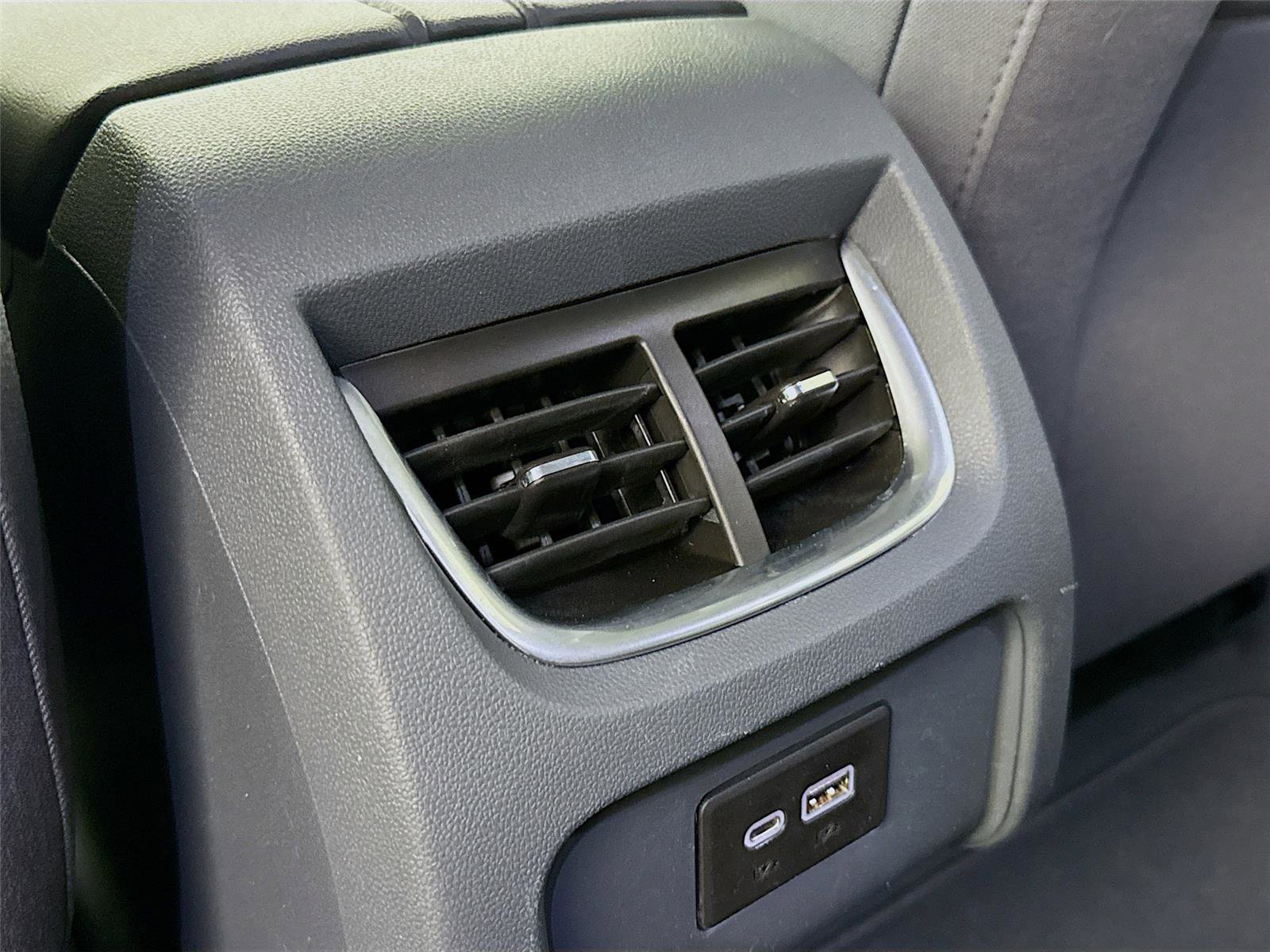 Used 2020 Chevrolet Blazer LT image 24