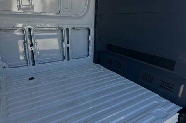 Used 2024 Mercedes-Benz Sprinter 3500 image 9