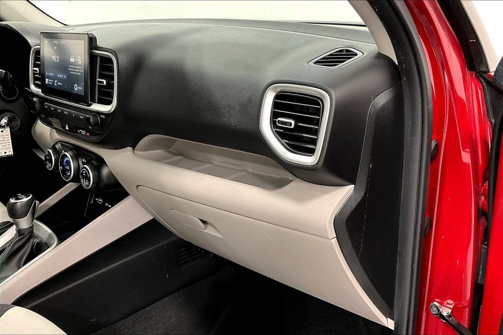 Used 2022 Hyundai Venue SEL w/ Cargo Package image 19