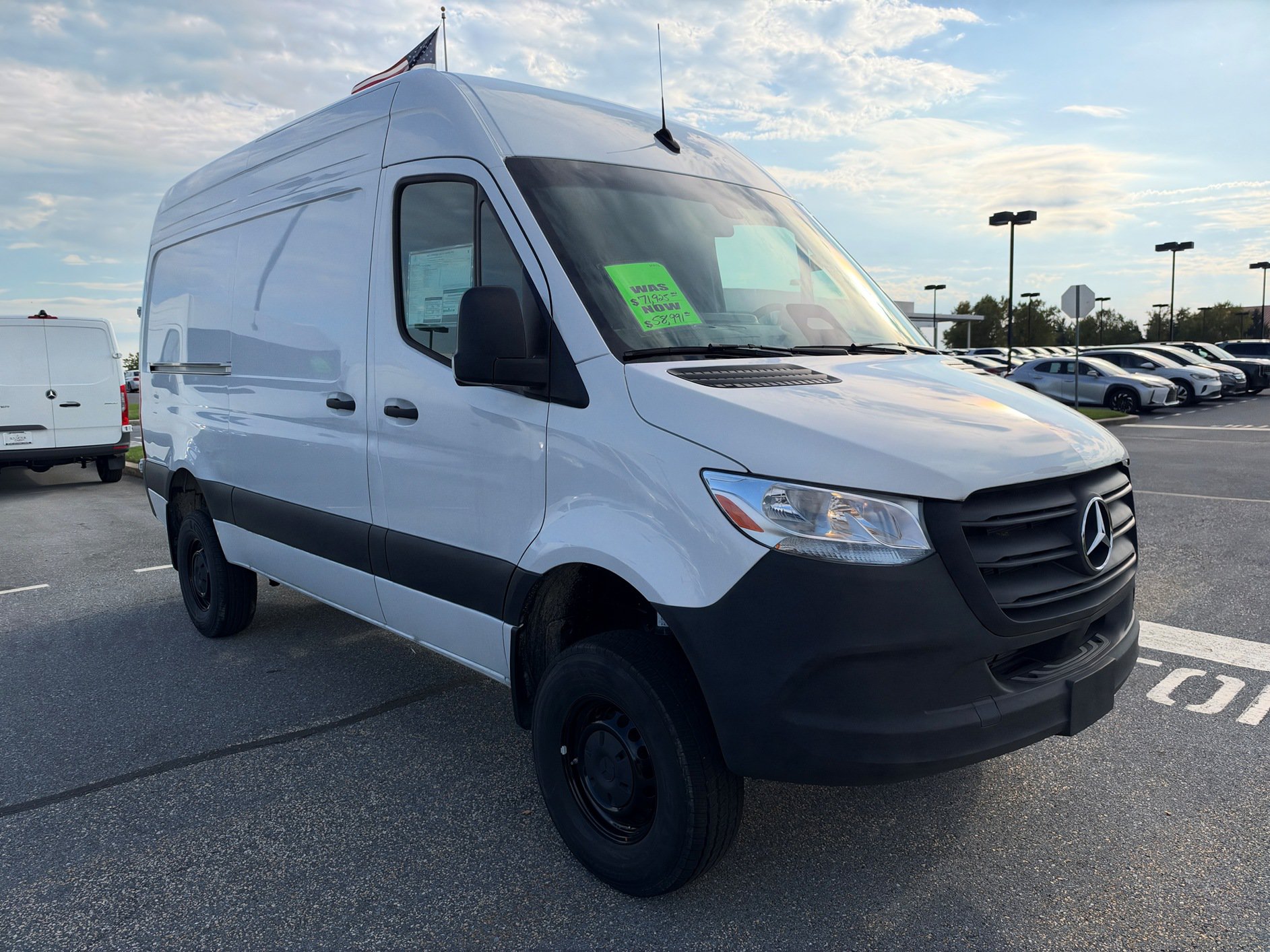Used 2025 Mercedes-Benz Sprinter 2500 image 1