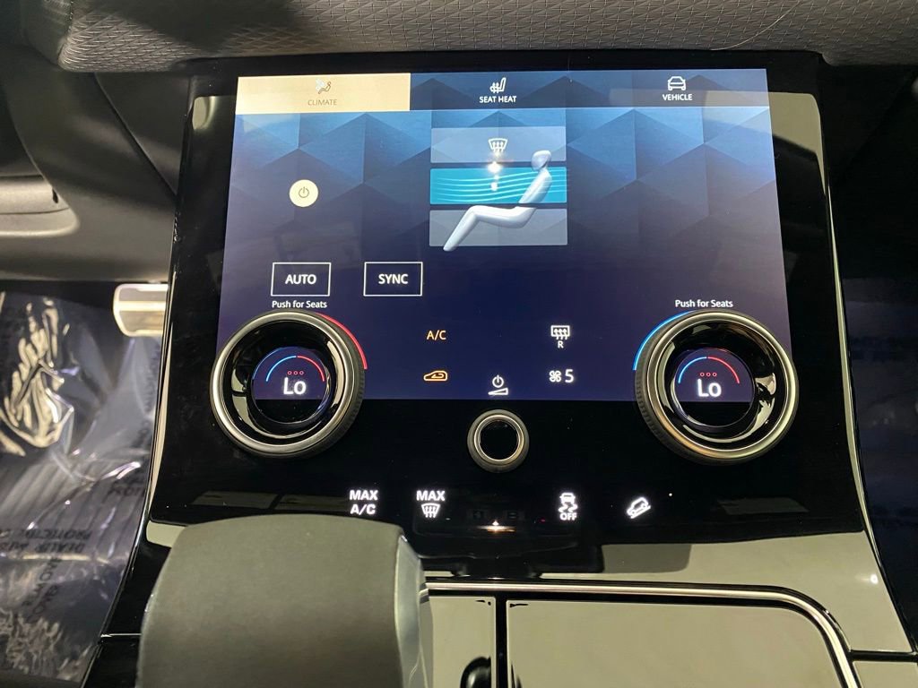 Used 2022 Land Rover Range Rover Velar R-Dynamic S image 15