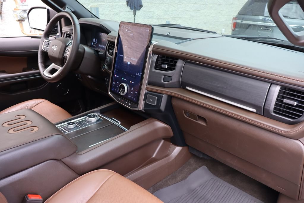Used 2024 Ford Expedition King Ranch AWD/4WD image 40