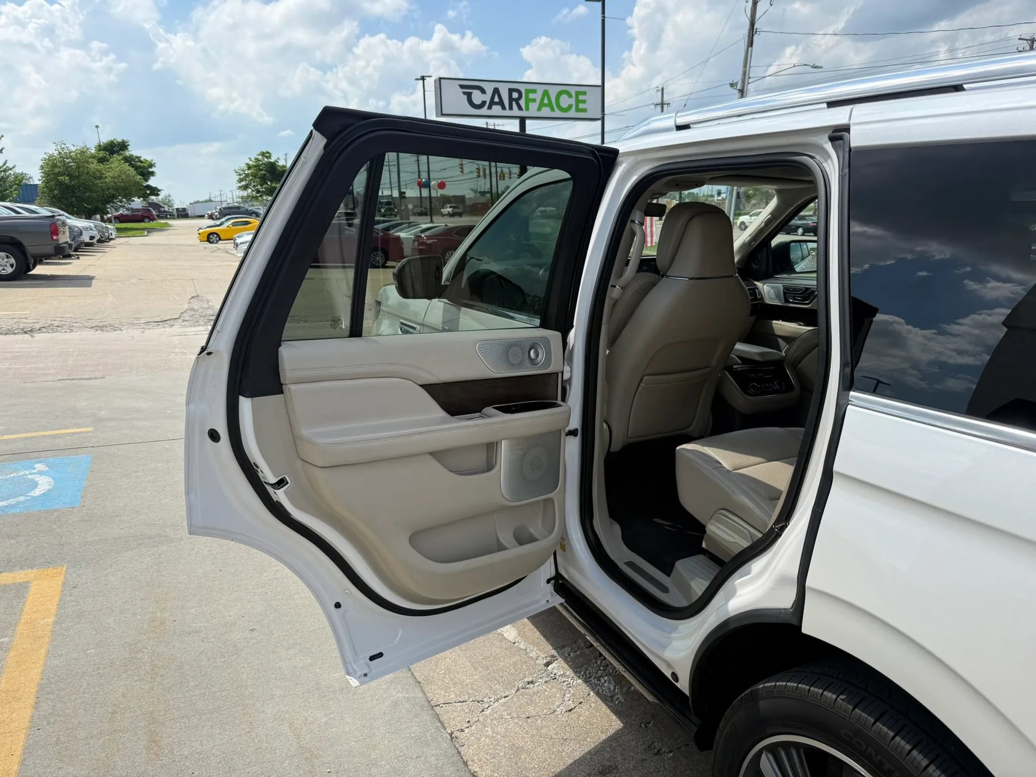 Used 2019 Lincoln Navigator Reserve AWD/4WD image 20