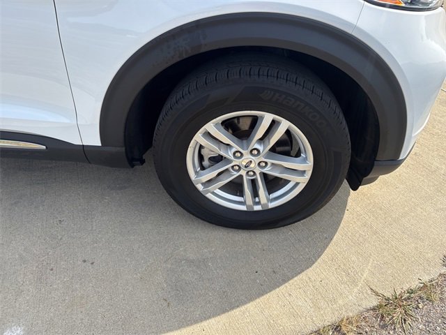 Used 2023 Ford Explorer XLT image 57