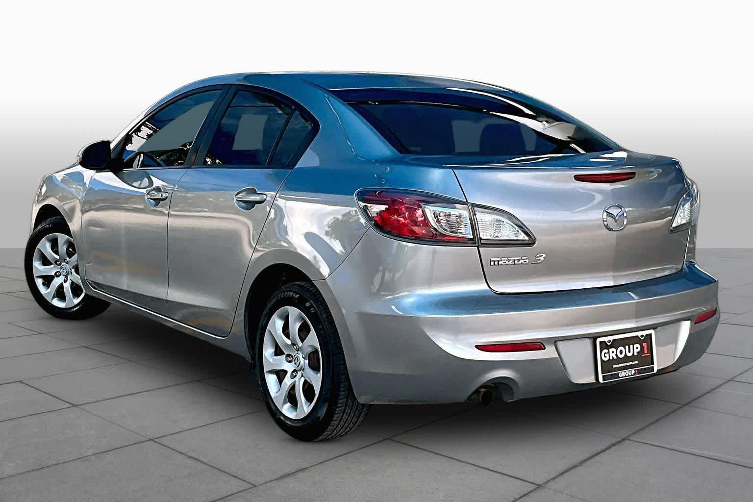 Used 2013 MAZDA MAZDA3 i Sport FWD image 12