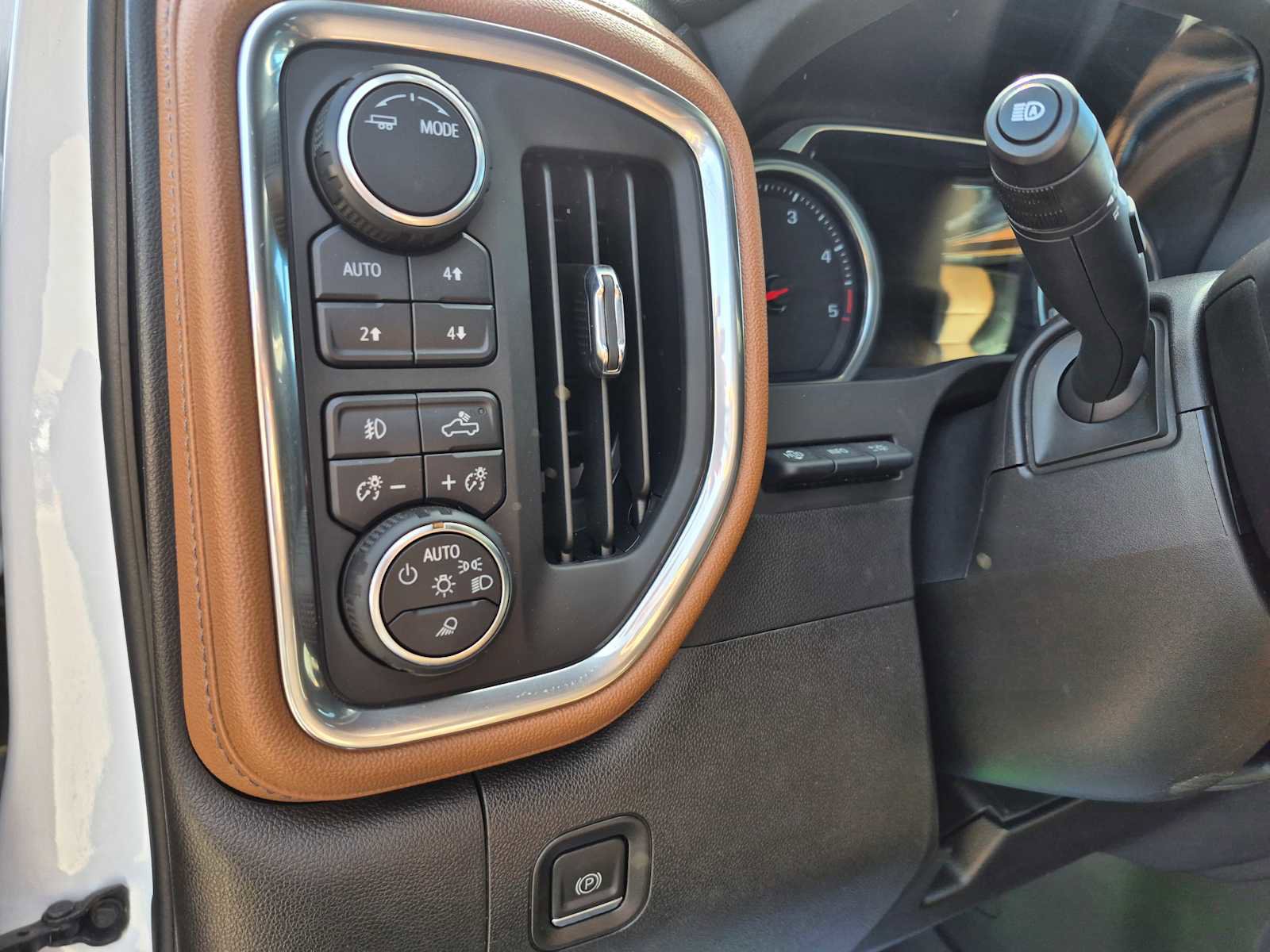 Used 2023 Chevrolet Silverado 3500 High Country w/ Technology Package image 17