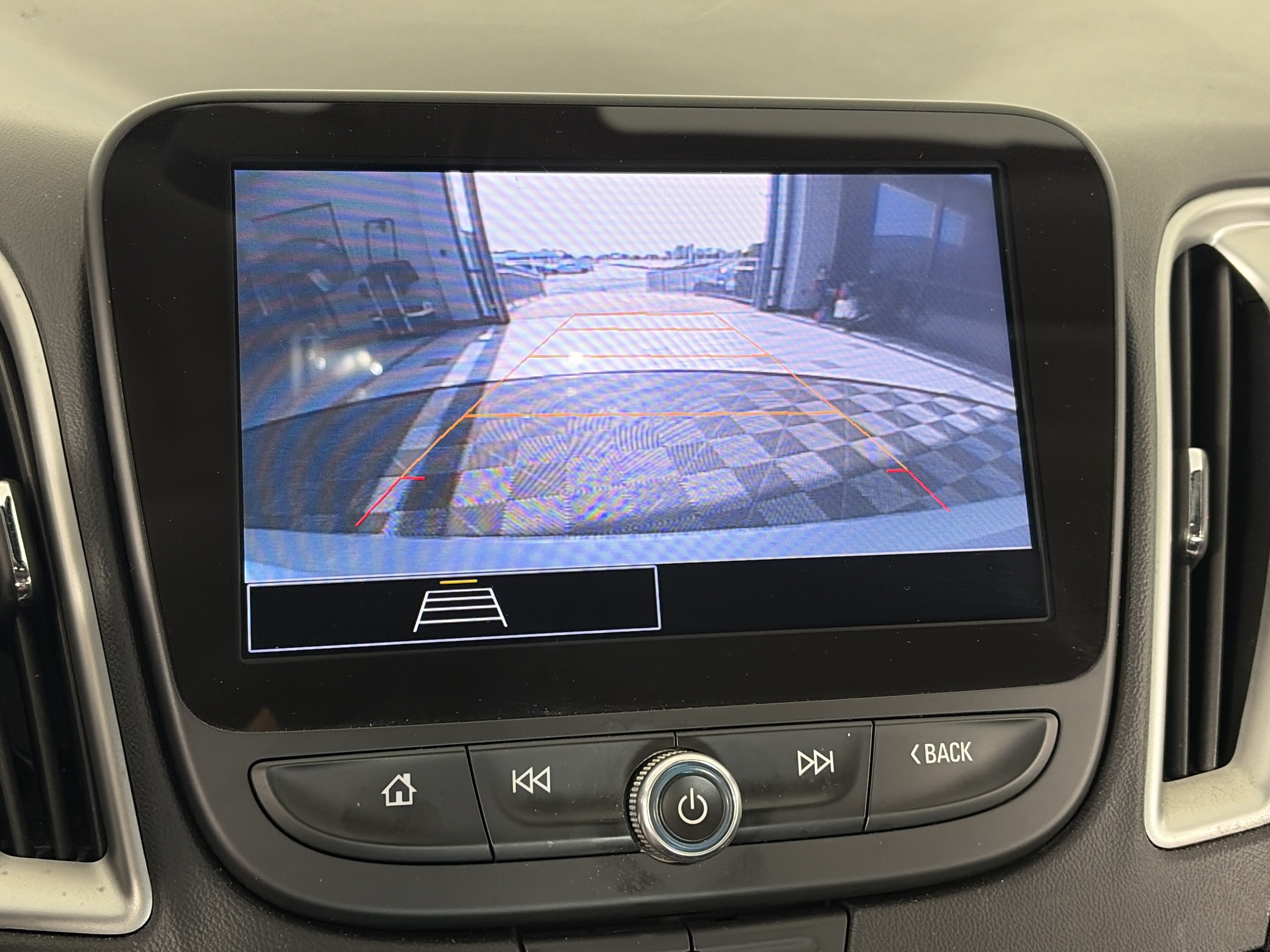 Used 2022 Chevrolet Malibu LT FWD image 21