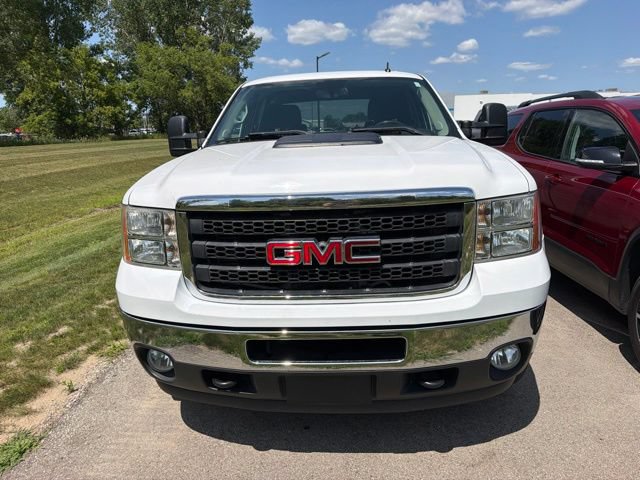 Used 2011 GMC Sierra 3500 SLE w/ SLE Preferred Package AWD/4WD image 2