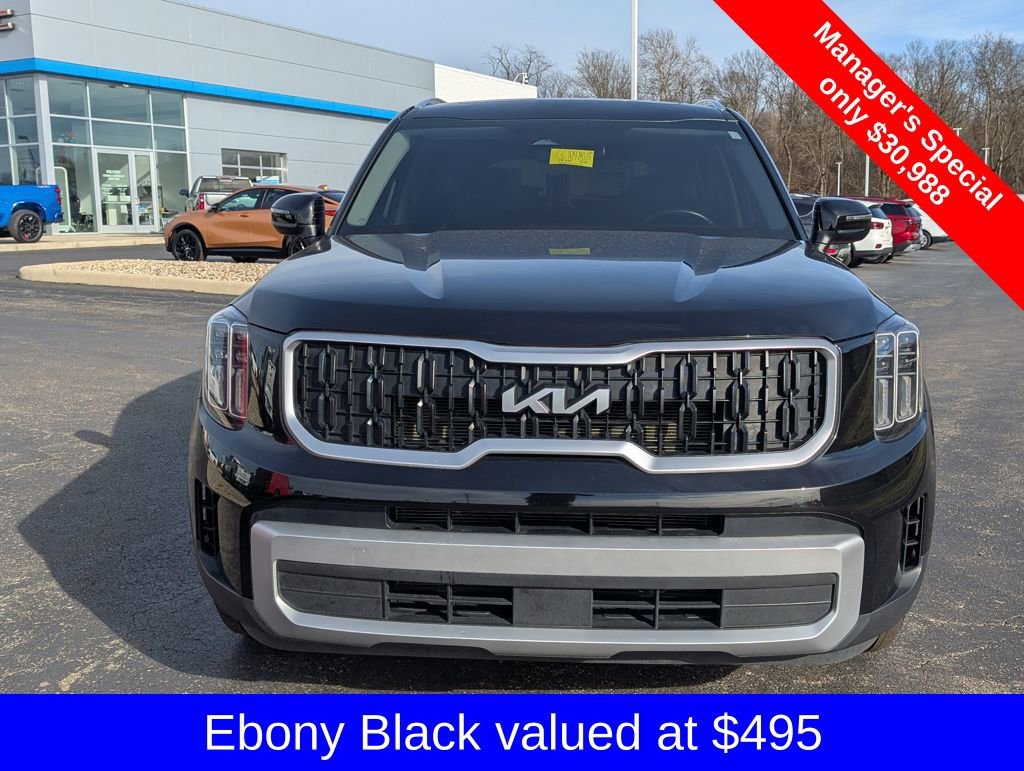 Used 2023 Kia Telluride EX w/ EX Captain's Chair Package image 2