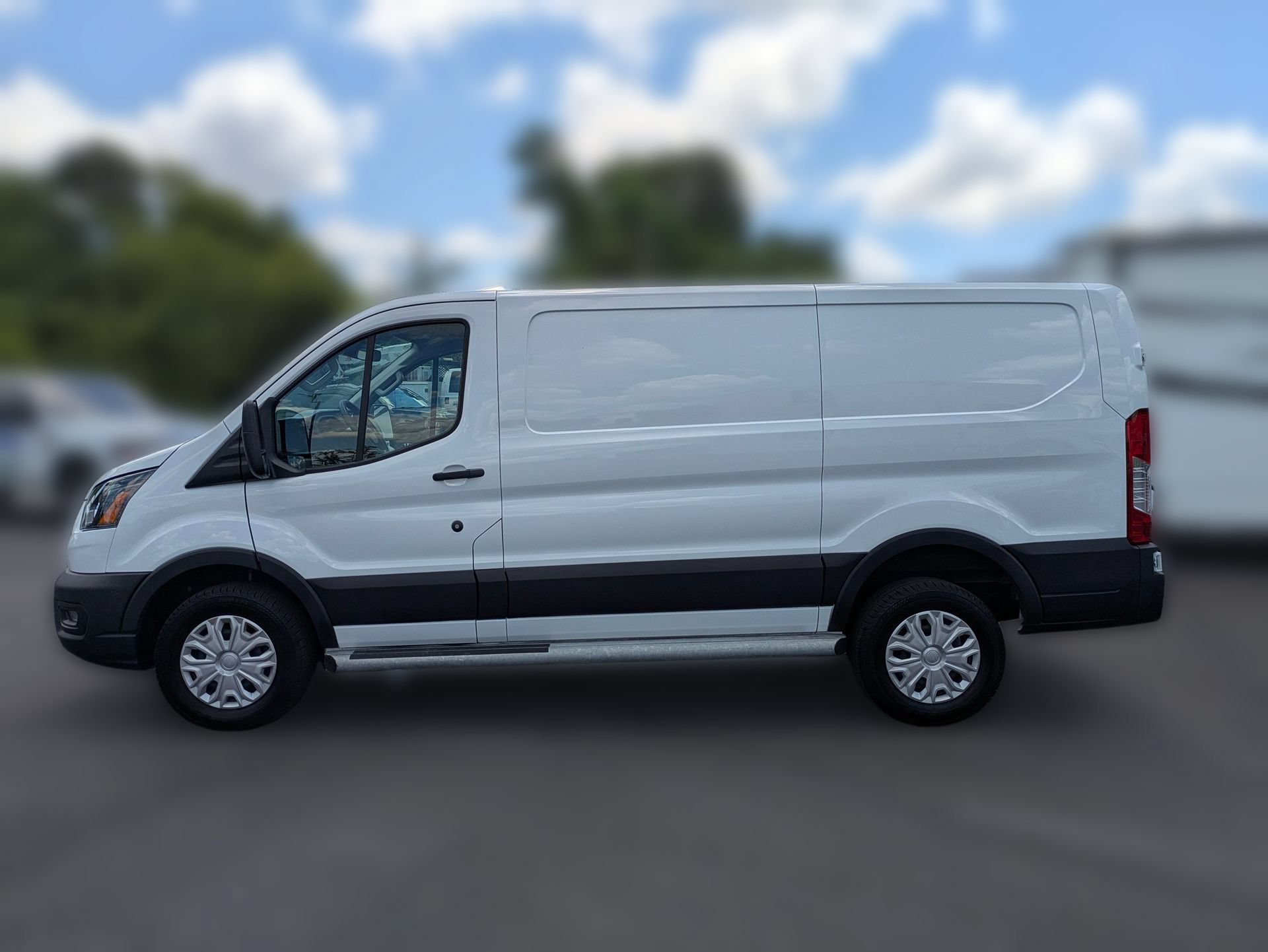 Used 2025 Ford Transit 250 Low Roof w/ Exterior Upgrade Package RWD image 9